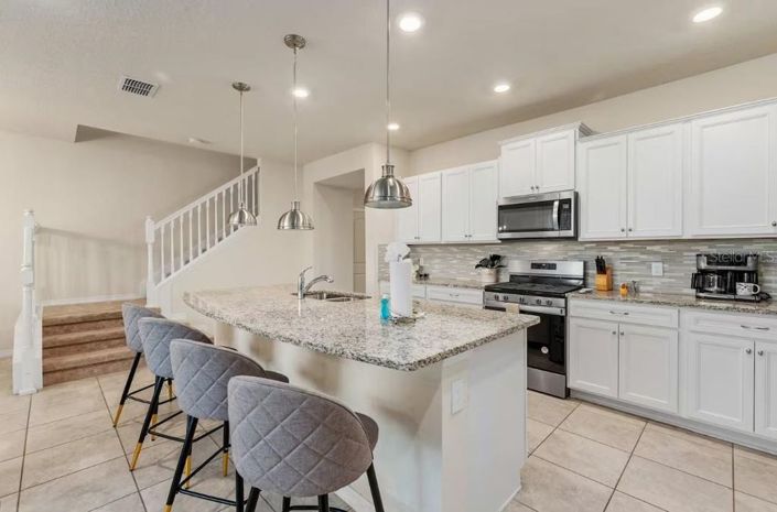 Image No.8-5 Bed Townhouse for sale