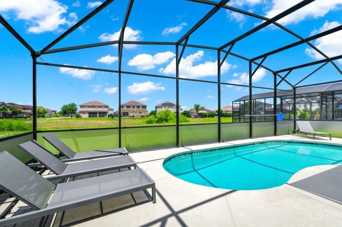 Image No.8-5 Bed House for sale