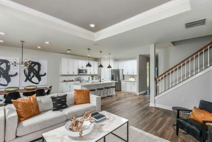 Image No.6-5 Bed House for sale