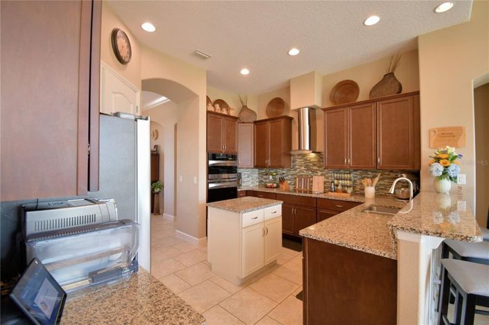 Image No.12-5 Bed House for sale