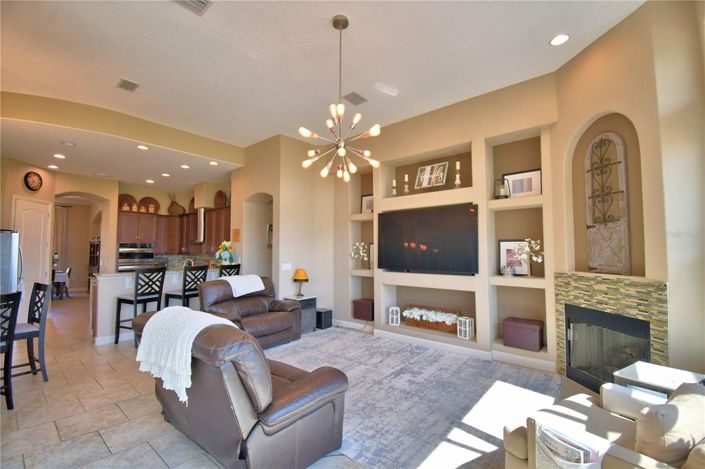 Image No.18-5 Bed House for sale