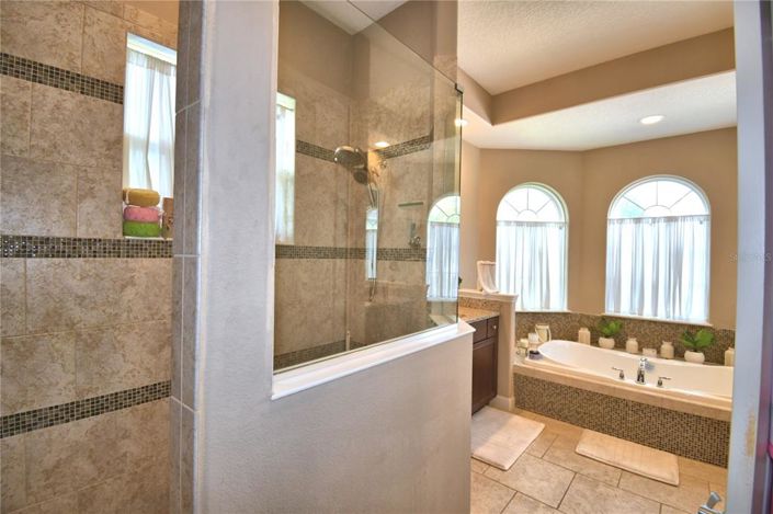 Image No.33-5 Bed House for sale