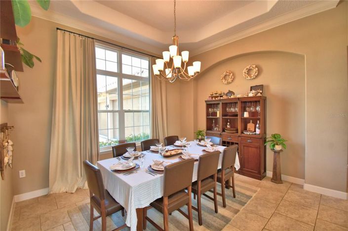 Image No.7-5 Bed House for sale