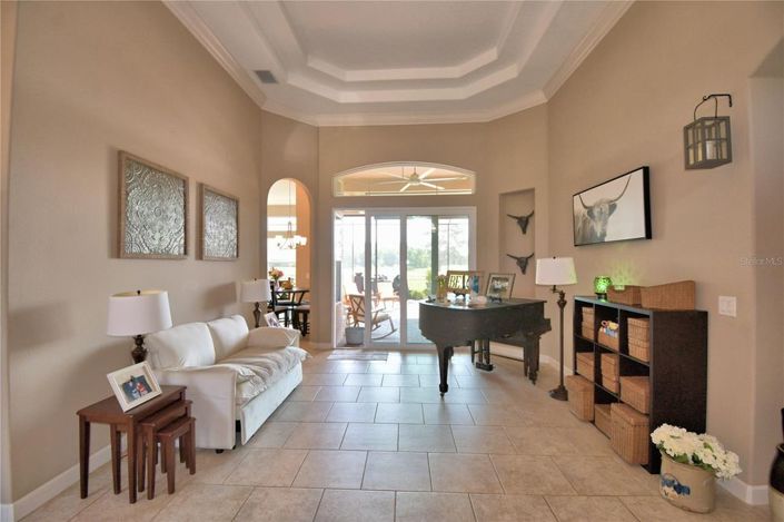 Image No.9-5 Bed House for sale