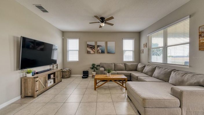 Image No.11-3 Bed House for sale