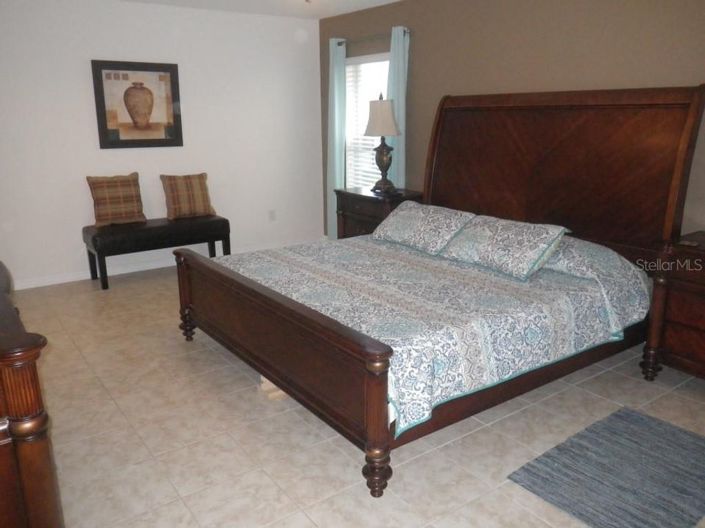 Image No.18-4 Bed House for sale