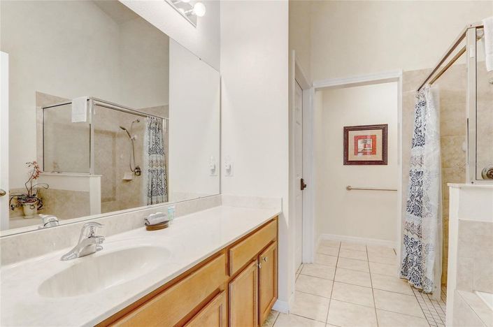 Image No.20-4 Bed House for sale