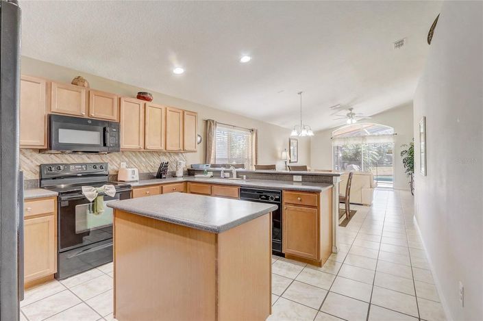 Image No.9-4 Bed House for sale