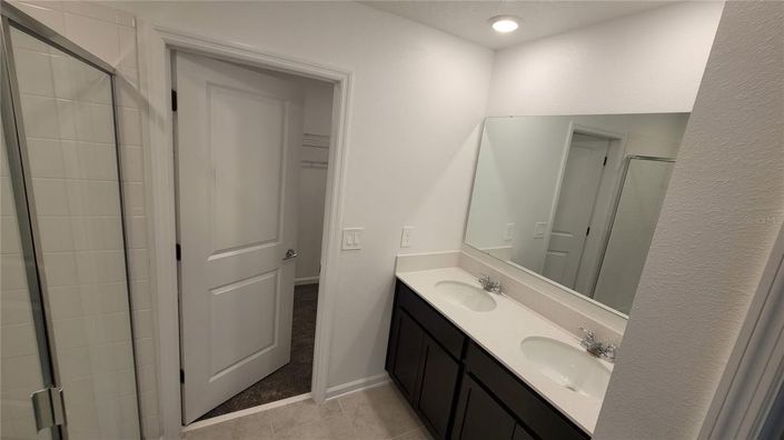 Image No.27-4 Bed House for sale