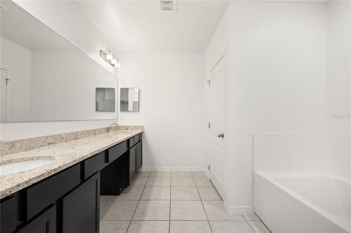 Image No.26-4 Bed House for sale