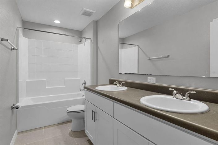 Image No.15-3 Bed Townhouse for sale