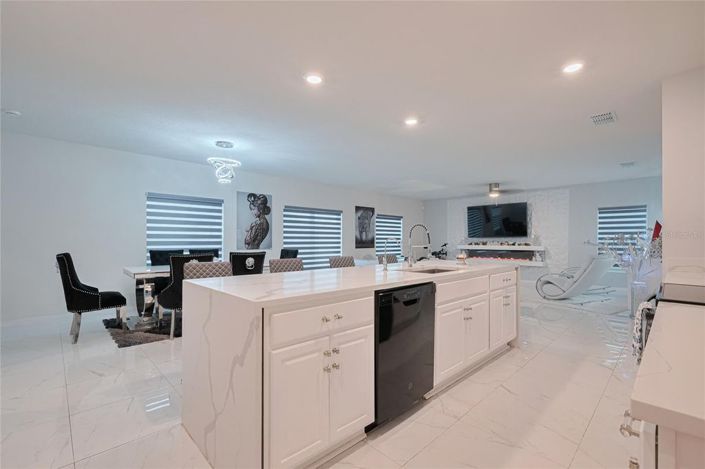 Image No.15-5 Bed House for sale