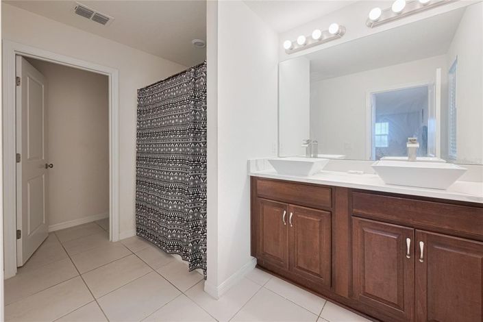 Image No.37-5 Bed House for sale