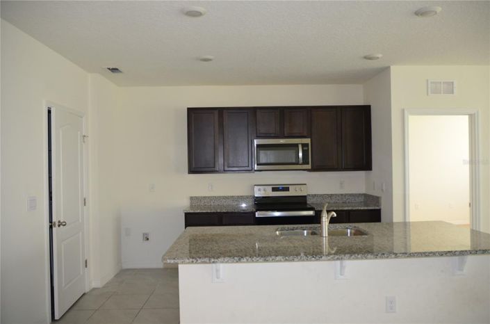 Image No.8-3 Bed House for sale