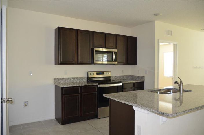 Image No.9-3 Bed House for sale