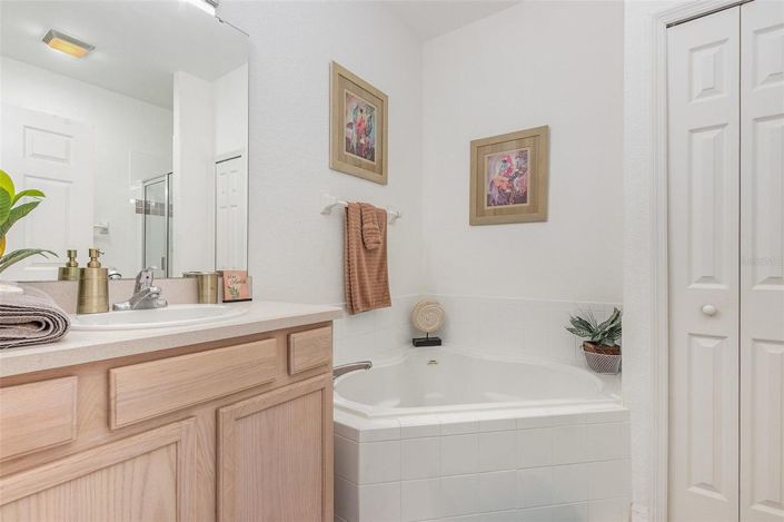 Image No.17-4 Bed House for sale