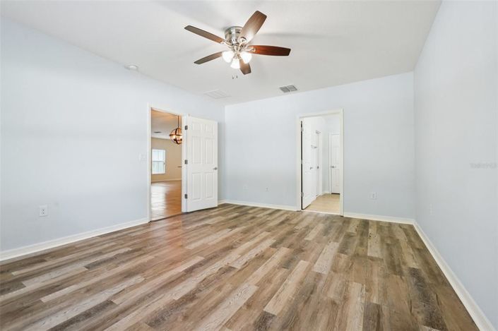 Image No.15-3 Bed House for sale