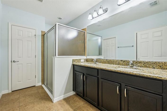 Image No.17-3 Bed House for sale