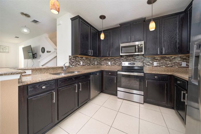 Image No.11-3 Bed Townhouse for sale