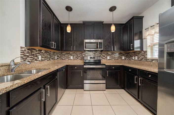 Image No.10-3 Bed Townhouse for sale