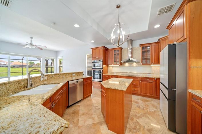 Image No.13-5 Bed House for sale