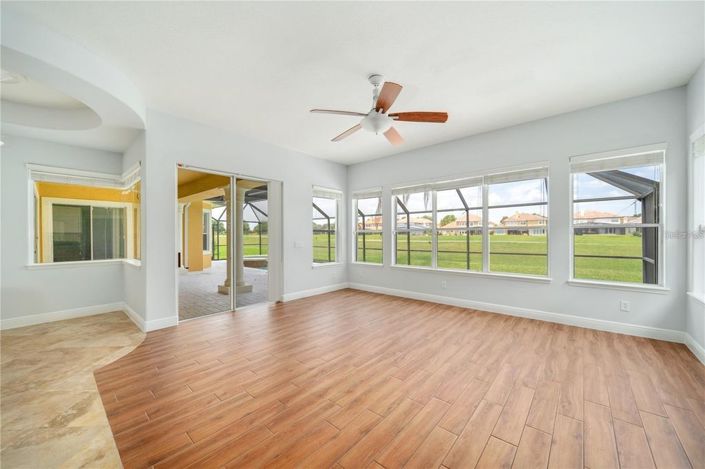 Image No.16-5 Bed House for sale