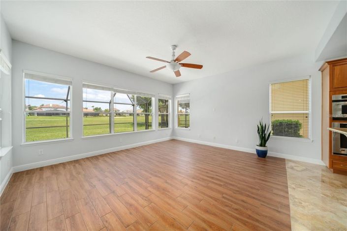 Image No.19-5 Bed House for sale