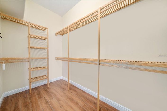 Image No.25-5 Bed House for sale