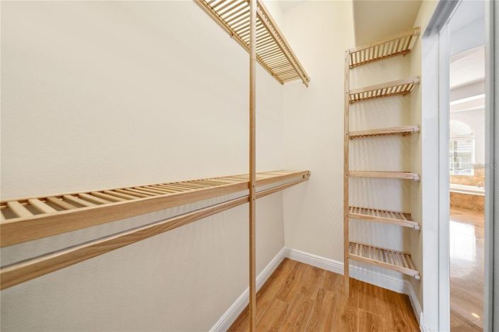 Image No.26-5 Bed House for sale