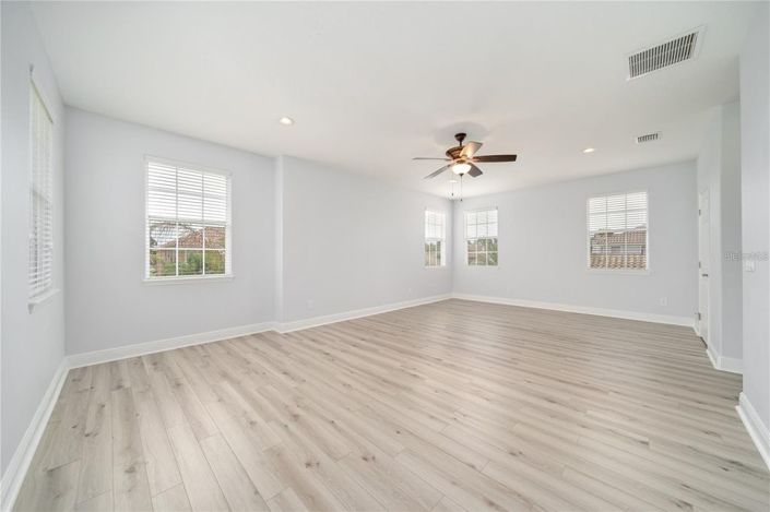 Image No.36-5 Bed House for sale