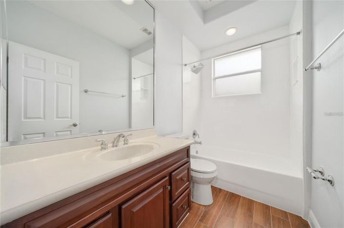 Image No.37-5 Bed House for sale