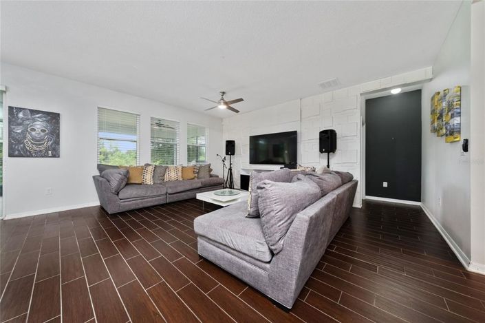 Image No.14-4 Bed House for sale