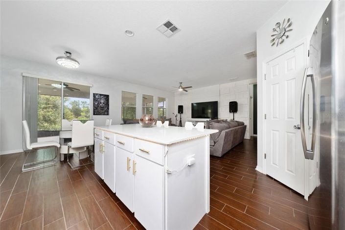 Image No.17-4 Bed House for sale