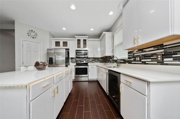 Image No.18-4 Bed House for sale