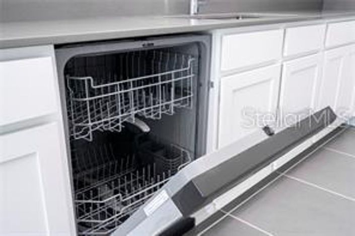 Image No.15-3 Bed House for sale