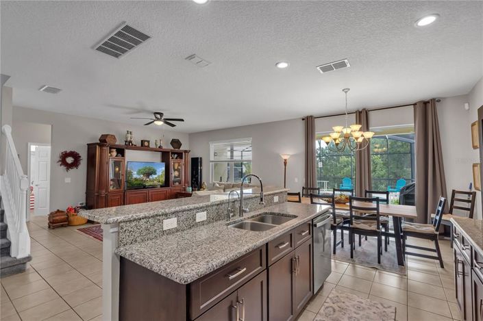 Image No.7-6 Bed House for sale