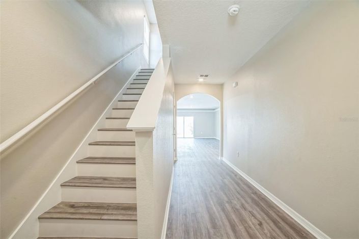 Image No.11-5 Bed House for sale