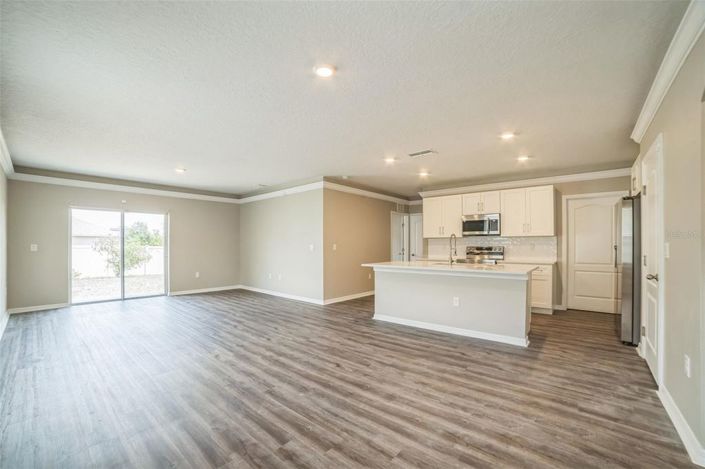 Image No.17-5 Bed House for sale