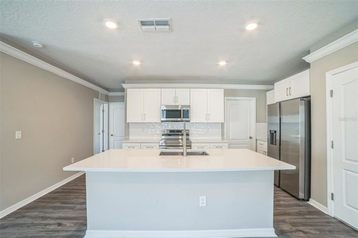 Image No.17-5 Bed House for sale