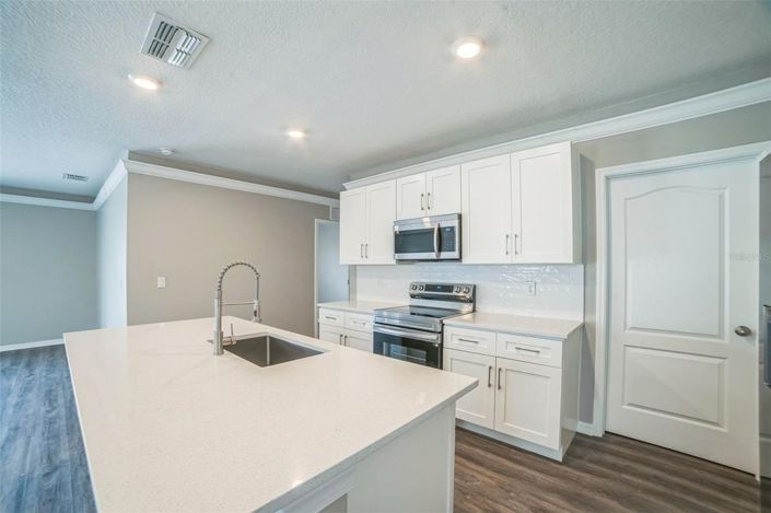 Image No.20-5 Bed House for sale