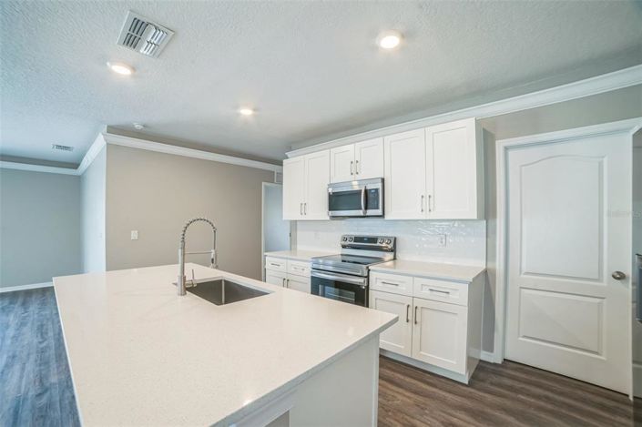 Image No.19-5 Bed House for sale