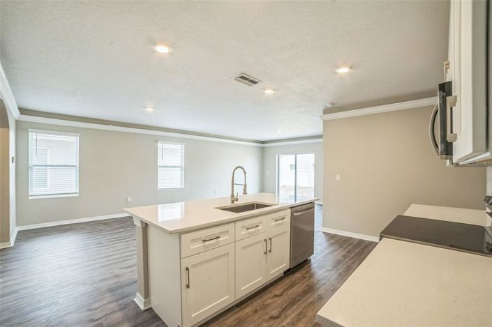 Image No.20-5 Bed House for sale