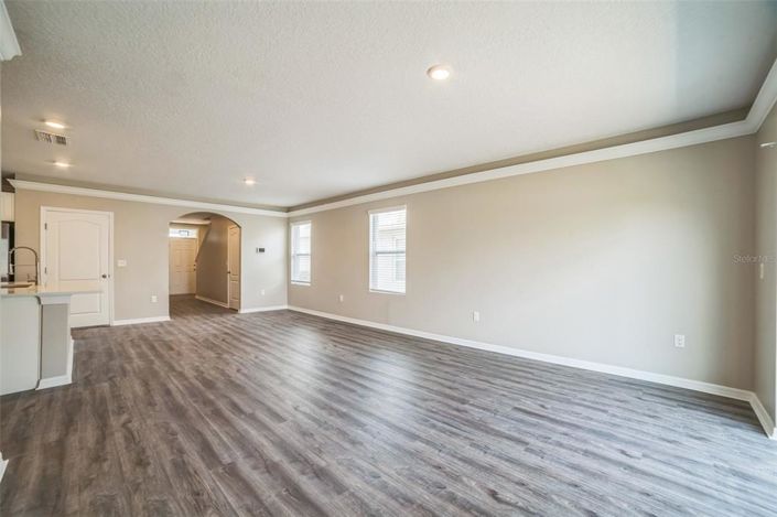 Image No.21-5 Bed House for sale