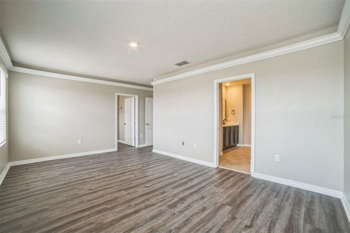 Image No.26-5 Bed House for sale