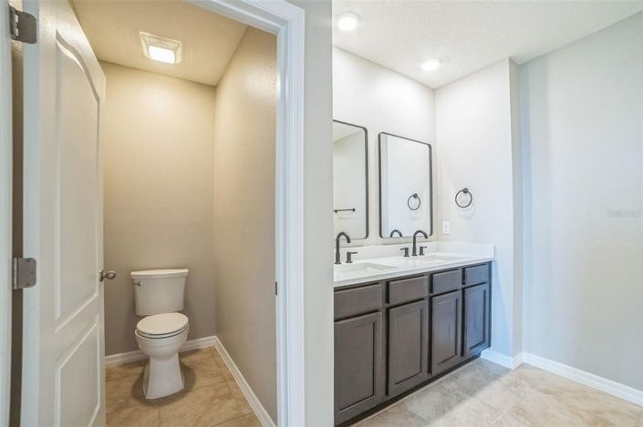 Image No.30-5 Bed House for sale