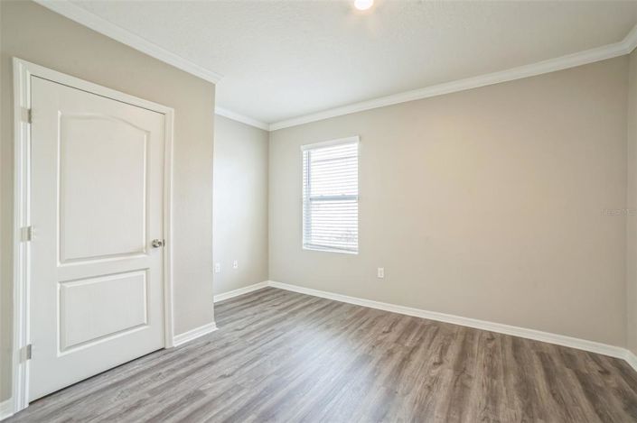 Image No.42-5 Bed House for sale