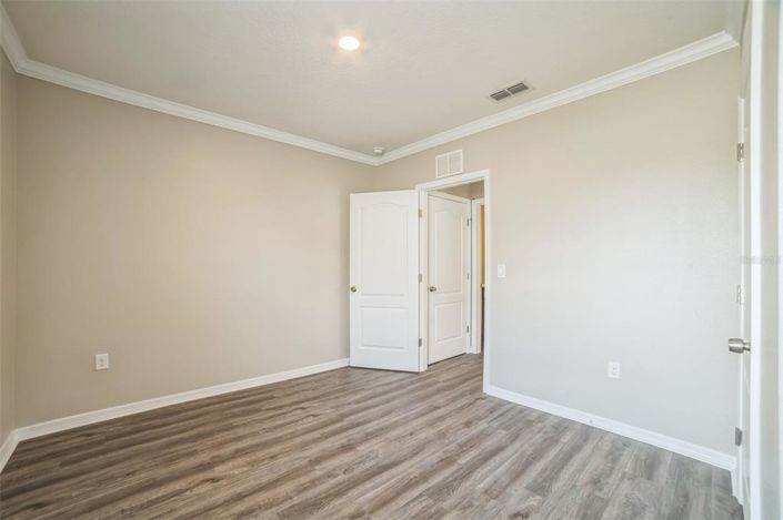 Image No.43-5 Bed House for sale