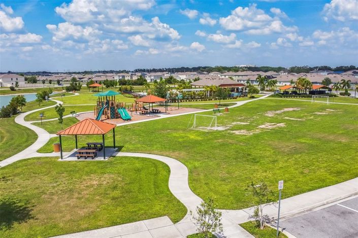 Image No.8-5 Bed House for sale