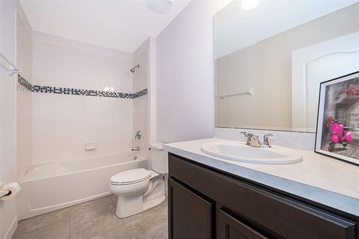 Image No.20-3 Bed Townhouse for sale