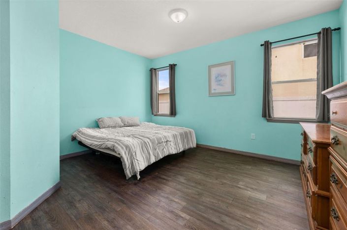 Image No.23-4 Bed House for sale